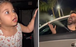 Con gái đứng hình nhìn bố diễn Elsa trong Frozen