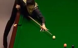 Cơ thủ Trung Quốc ngán ngẩm khi gặp 'viên bi ma ám'