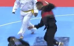 Đòn quét chân lấy HC vàng của Duy Tuyến khiến đối thủ thua vẫn cười