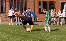 Chàng trai vụng về rê bóng kiểu Neymar khiến đối phương ngán ngẩm
