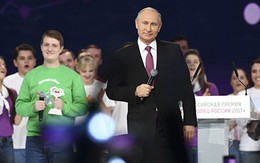 Ông Putin lèo lái qua các sóng gió như thế nào?