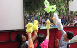 Đội mưa đem Trung Thu đến với các em nhỏ Bến Tre