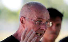 Không quan tâm đến tuyển VN, HLV Eriksson chỉ thích nói về... Sol Campbell