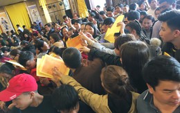 ‘Biển người’ xin ấn, xin chữ ở chùa Đại Tuệ