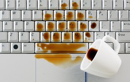Làm thế nào để 'cứu' laptop khi bị ướt?