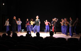 Đập bỏ mọi quy tắc truyền thống để xông thẳng vào trái tim khán giả