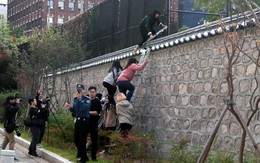 Sinh viên Hàn Quốc trèo vào nơi ở đại sứ Mỹ phản đối hiện diện quân sự