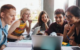 Kết bạn bản xứ, đi lễ hội để bớt sốc văn hóa khi du học