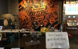 Lập kỷ lục lắc vòng trong 100 giờ liên tục