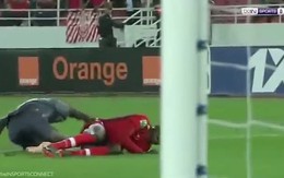 Video chấn thương ‘rùng rợn’ của thủ môn tuyển Senegal