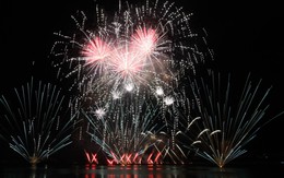 Đội pháo hoa Phần Lan và Ý 'vẽ' tình yêu lung linh trên sông Hàn