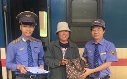 Tổ tàu SE22 trả lại gần 60 triệu cho hành khách bỏ quên