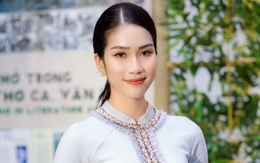 Á hậu Phương Anh gây ấn tượng với khả năng dẫn tiếng Anh - Pháp lưu loát