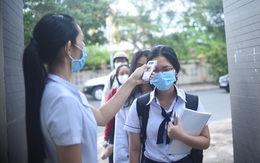 Sáng nay 27-4, học sinh của gần 30 tỉnh thành trở lại trường