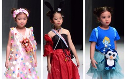 Hoa hậu Khánh Vân diễn thời trang cùng mẫu nhí tại Vietnam Junior Fashion Week