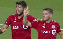 Bắt chước đá phạt đền giống Messi, cầu thủ không hiểu sao bàn thắng bị từ chối