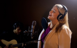 Nhà ngoại giao Mỹ hát Bụi phấn chúc mừng thầy cô giáo Việt Nam