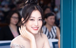 Á hậu Phương Nga trở thành tân sinh viên Swinburne Việt Nam