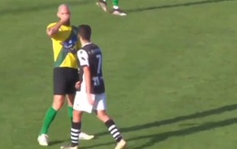 Cầu thủ bị đuổi vì hỉ mũi vào đối phương dù đang có dịch COVID-19