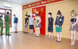 Chủ karaoke đục mở 'lối hậu', đón 'dân chơi' giữa dịch COVID-19 căng thẳng