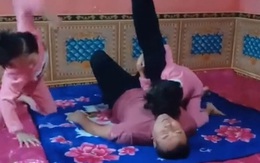 Trận đánh kinh điển nhất đấu trường WWE giữa bố và con gái