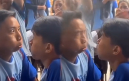 Thanh niên ngã ngửa vì bị bạn phun nước vào mặt