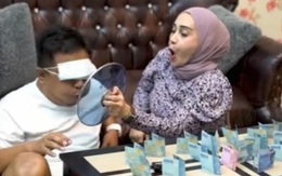 Vợ cao tay troll chồng bịt mắt thổi tiền