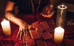 Đi tù vì chế tạo 'bùa yêu' tại Hong Kong