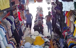 Cô gái giận hờn chạy quanh nhà khi người yêu đến xin lỗi