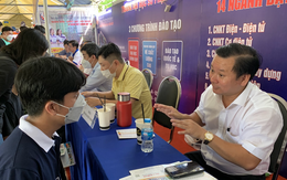 Thí sinh hào hứng nhập học… thử vào đại học