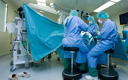 Bác sĩ Mỹ mổ 10 tiếng 'tắt' một nửa bộ não bệnh nhi 6 tuổi