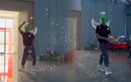 Chàng trai làm thiên thần rải hoa khiến cả hội trường đám cưới phì cười