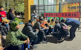 Trường Marie Curie phát hồ sơ đăng ký vào lớp 1 giữa đêm