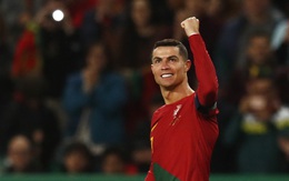 Ronaldo ghi 2 bàn trong ngày lập siêu kỷ lục