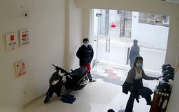 Cô gái não cá vàng tìm xe máy sau lưng