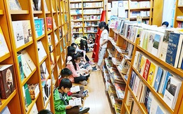 Buông lỏng quản lý: Nhà xuất bản gặp khó, công ty sách trỗi dậy