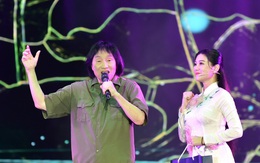 'Việt Nam vang khúc khải hoàn ca' trên phố đi bộ Nguyễn Huệ