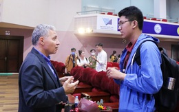 Chuyên gia 'VIP' tư vấn cho sinh viên Việt