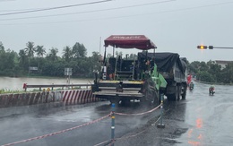 Dân thắc mắc trời mưa vẫn thảm nhựa đường có đúng kỹ thuật?