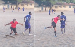 Trọng tài thổi còi kết thúc trận đấu theo phong cách hip hop