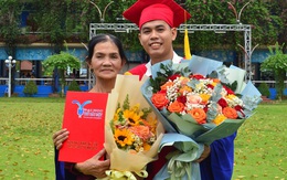 Thạc sĩ quỳ lạy cảm ơn mẹ: Truyền cảm hứng về sự biết ơn và lòng hiếu thảo