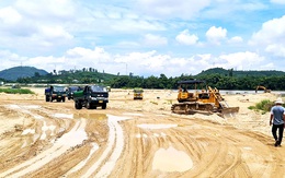 Cách nào để chống 'thổi giá' cát?