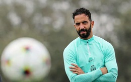 Tân HLV Ruben Amorim chưa thể hội quân Man Utd vì vướng visa