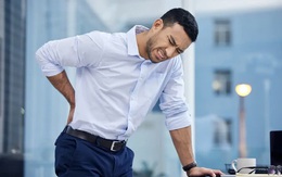 Có cách tự bấm huyệt tay và dùng thảo dược trị đau lưng cấp tính, vẹo lưng?