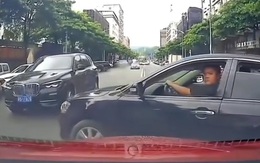 Tài xế hổ báo lập tức nhận ngay luật nhân quả