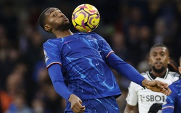 Fulham bị phản ứng vì troll ‘người cũ’ Tosin Adarabioyo