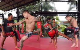 Anh Tây chịu không nổi trước cú đá của võ sĩ muay Thái