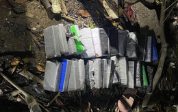 Đi nhặt ve chai, phát hiện 52kg nghi ma túy trôi dạt vào bờ biển Gò Công