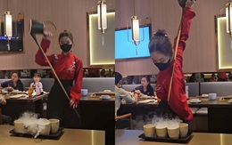 Cô gái rót trà như múa võ