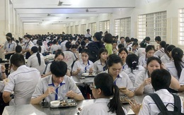 Hơn 1.000 thí sinh được ăn trưa miễn phí tại trường thi